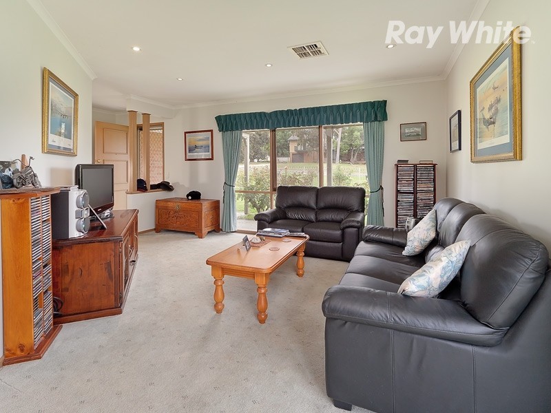 42 Russell Street, Howlong NSW 2643