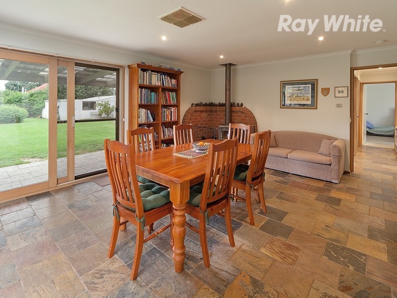 42 Russell Street, Howlong NSW 2643