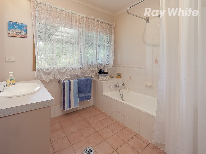 42 Russell Street, Howlong NSW 2643