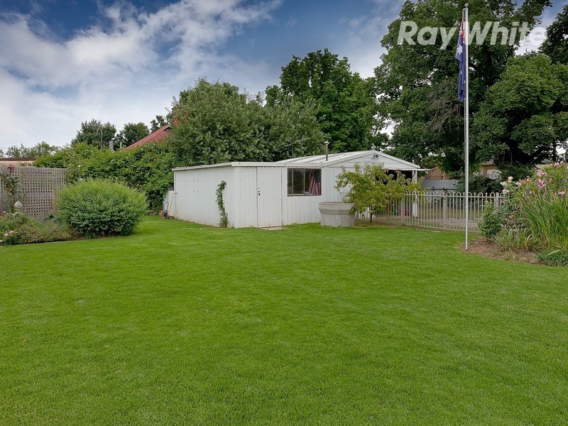 42 Russell Street, Howlong NSW 2643