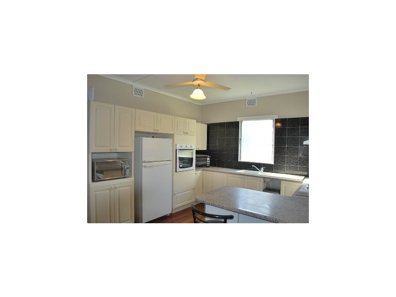 1040 Caratel Street, North Albury NSW 2640