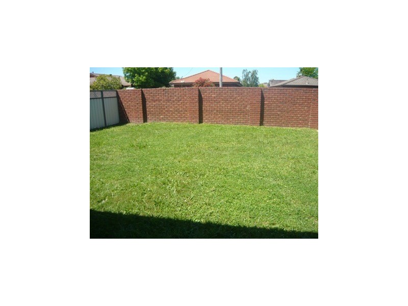 1/3 Brent Court, Lavington NSW 2641