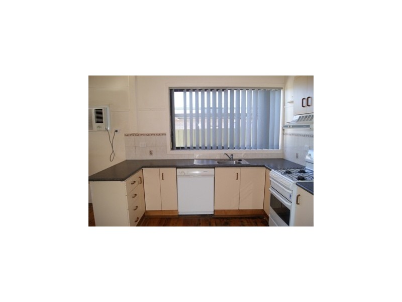 1/451 Kemp Street, Lavington NSW 2641