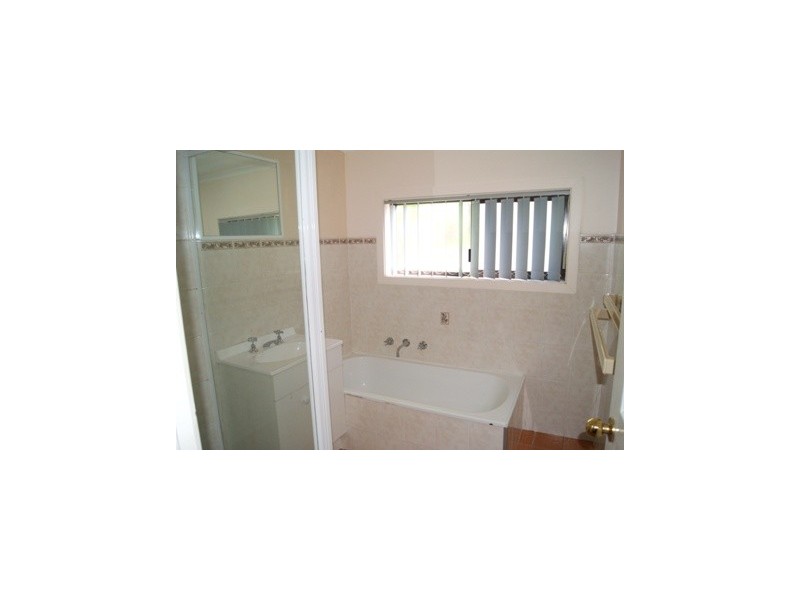 1/451 Kemp Street, Lavington NSW 2641