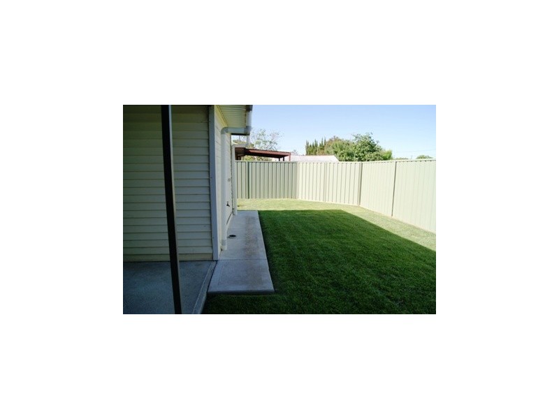 1/451 Kemp Street, Lavington NSW 2641