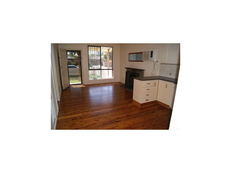 1/451 Kemp Street, Lavington NSW 2641