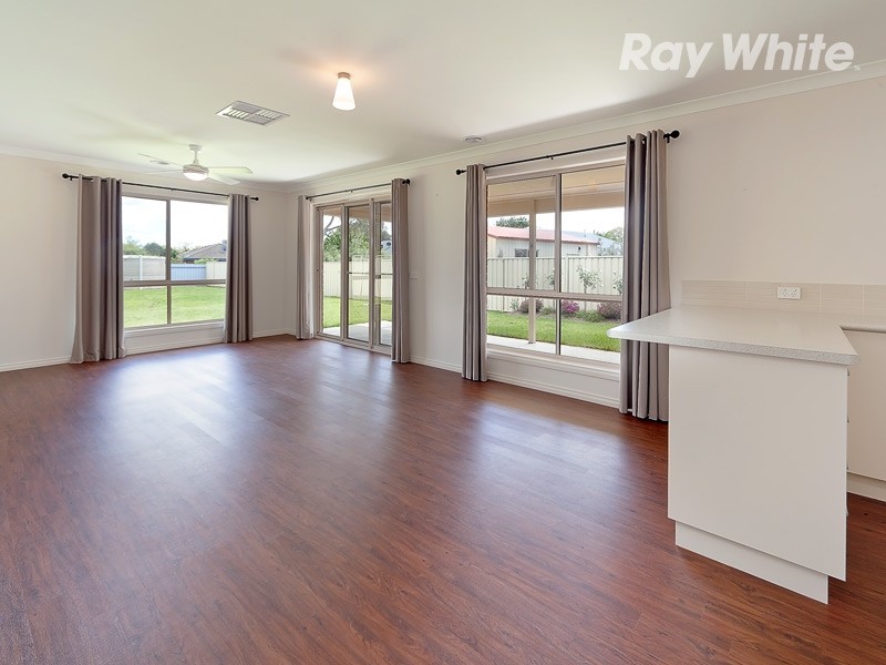 8 Lawrence Court, Jindera NSW 2642