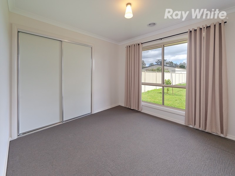 8 Lawrence Court, Jindera NSW 2642