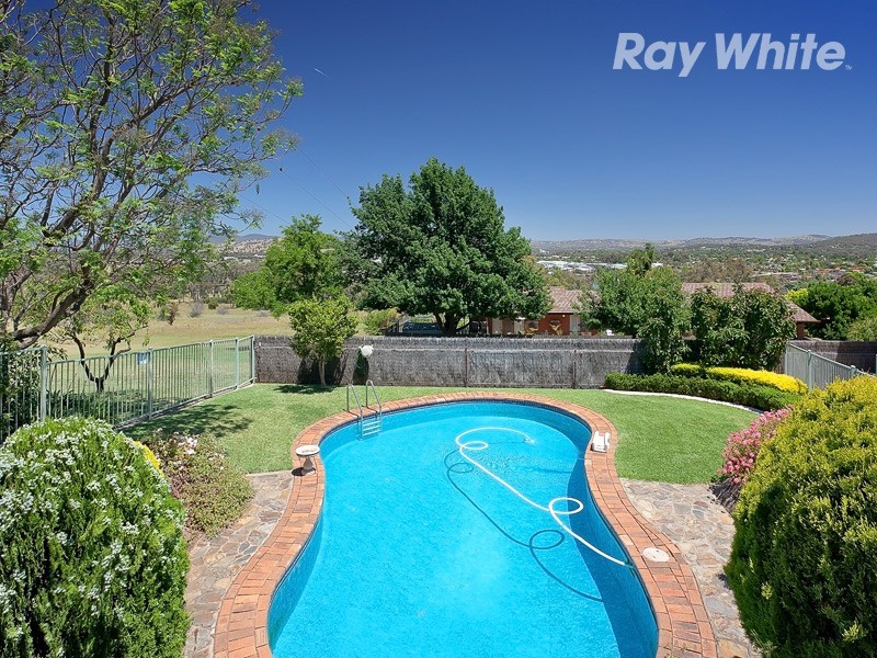 30 Mountain View Drive, Lavington NSW 2641