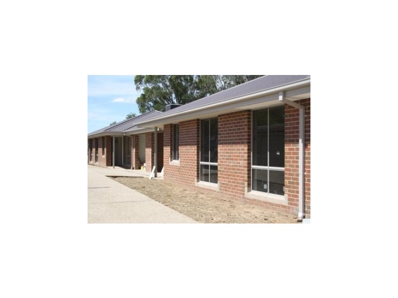 2/69 Hawkins Street, Howlong NSW 2643