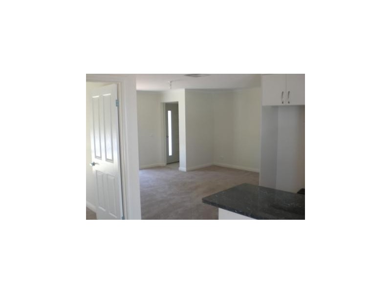 2/69 Hawkins Street, Howlong NSW 2643