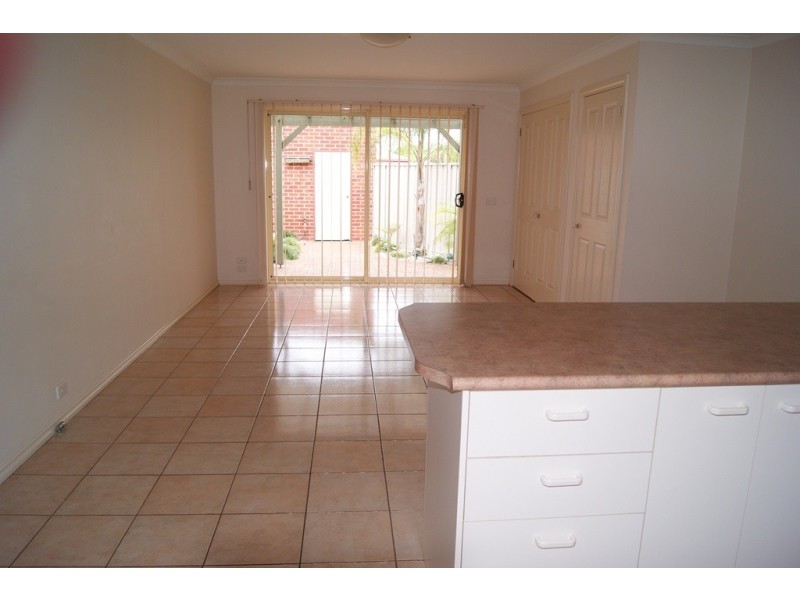 3/546 Kotthoff Street, Lavington NSW 2641