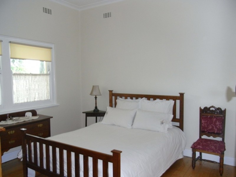 866  Frauenfelder Street, Albury NSW 2640