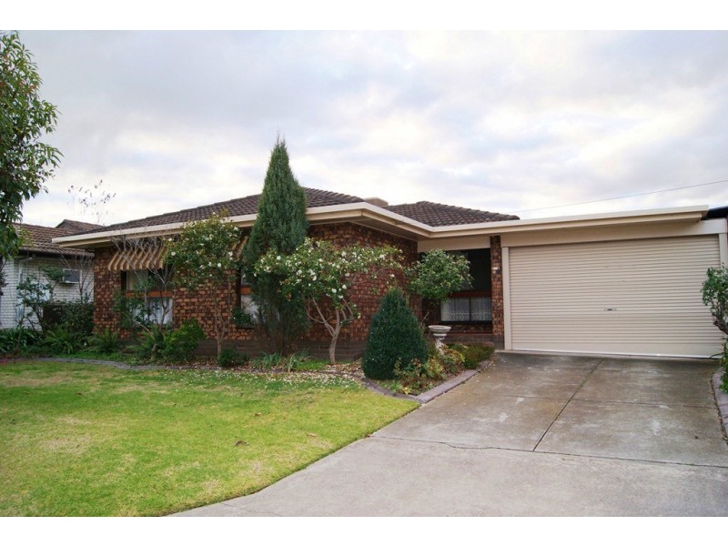 477 Laramee Drive, Lavington NSW 2641