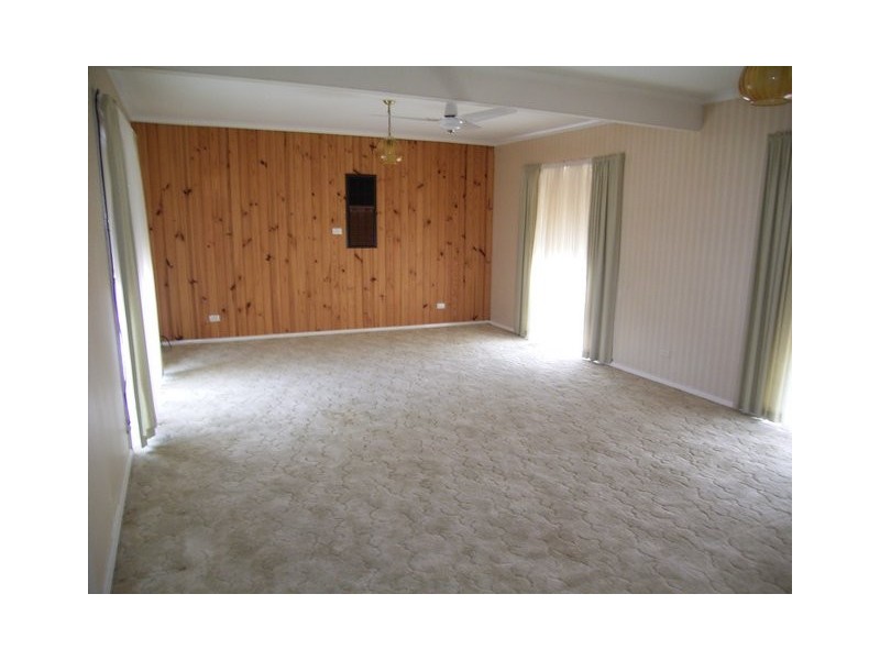 383 Dale Crescent, Lavington NSW 2641