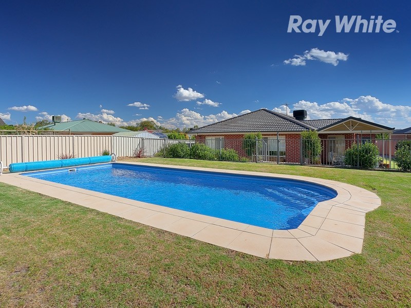 155 Newton Circuit, Thurgoona NSW 2640
