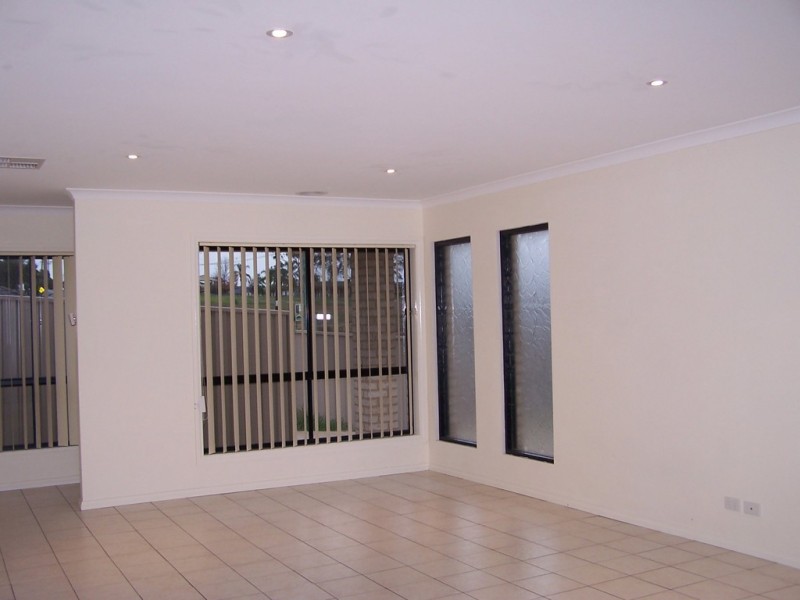 1/233 Vickers Road, Lavington NSW 2641