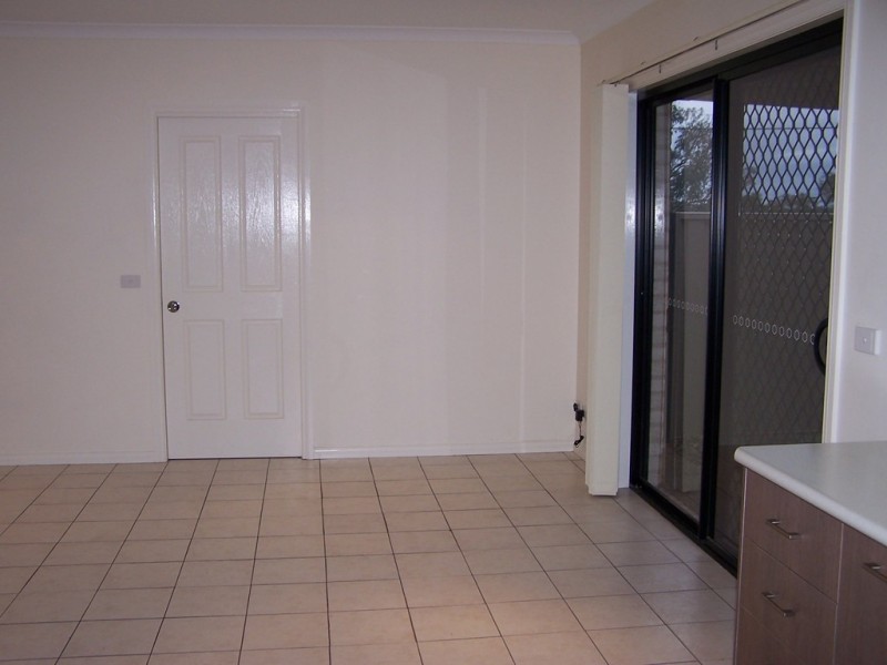 1/233 Vickers Road, Lavington NSW 2641