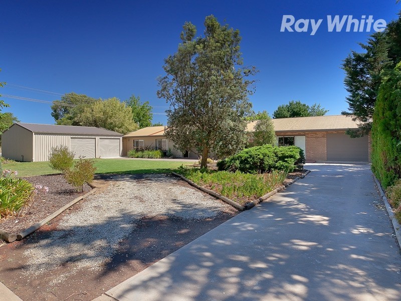 103 Hawkins Street, Howlong NSW 2643