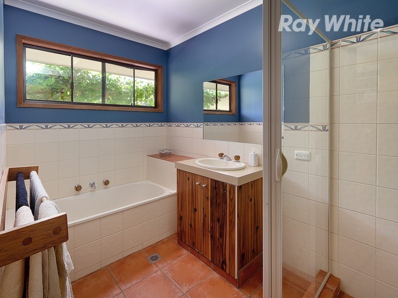 103 Hawkins Street, Howlong NSW 2643