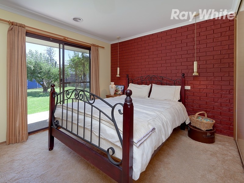 103 Hawkins Street, Howlong NSW 2643