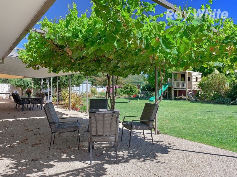 103 Hawkins Street, Howlong NSW 2643