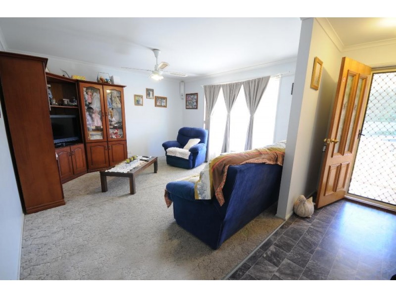 17 Wattle Way, West Albury NSW 2640