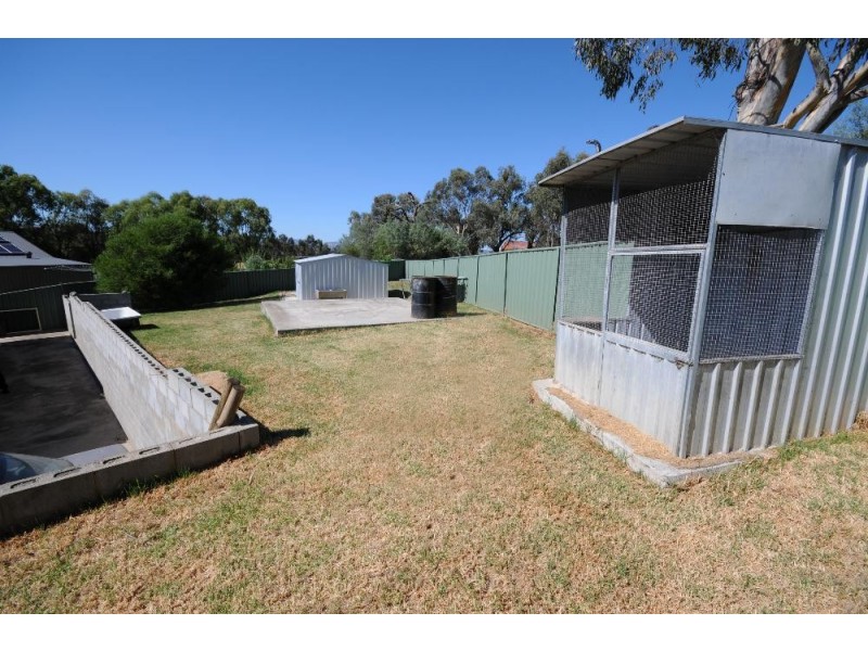 17 Wattle Way, West Albury NSW 2640