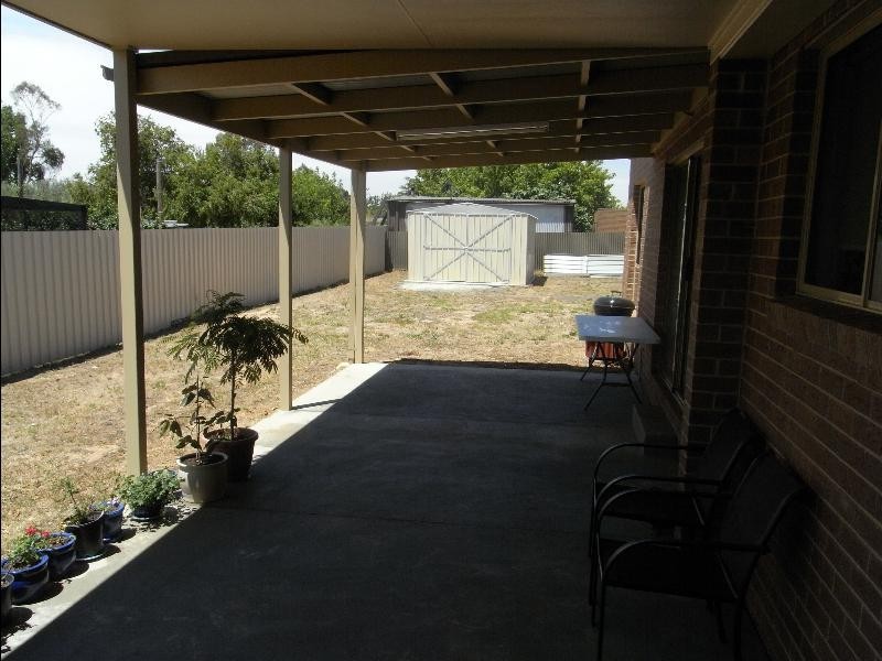 124 Sturt Street, Howlong NSW 2643