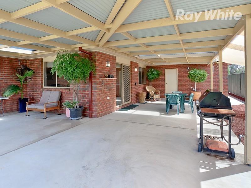 122 Pearce Street, Howlong NSW 2643