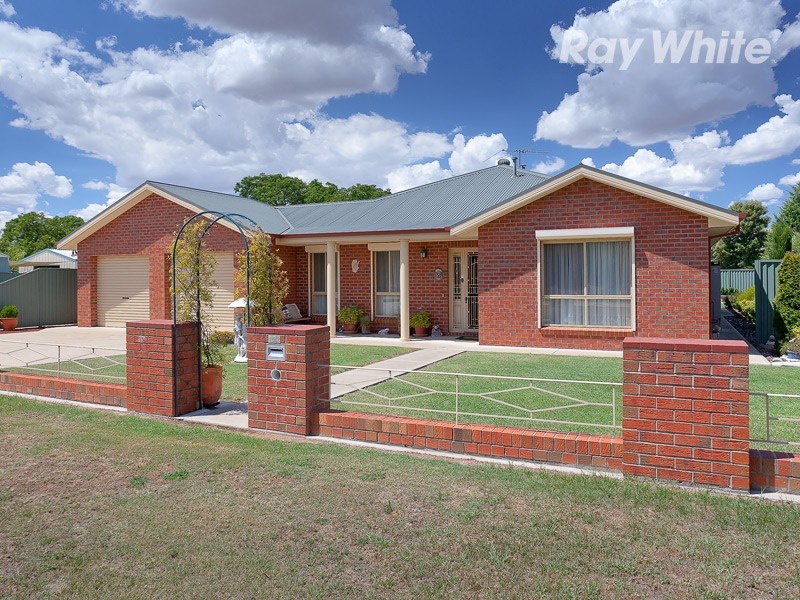 122 Pearce Street, Howlong NSW 2643