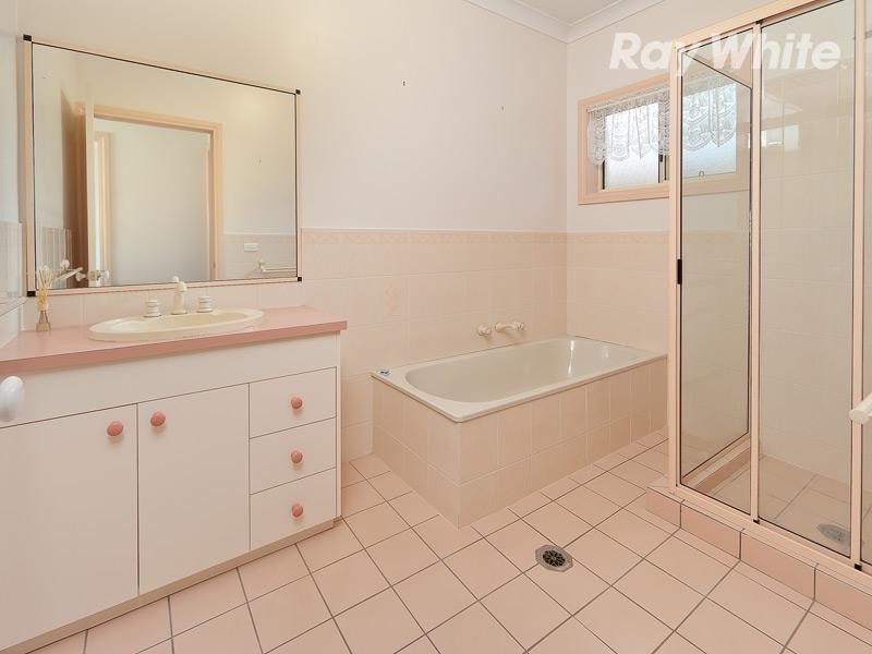 14 Chelsea Court, West Albury NSW 2640