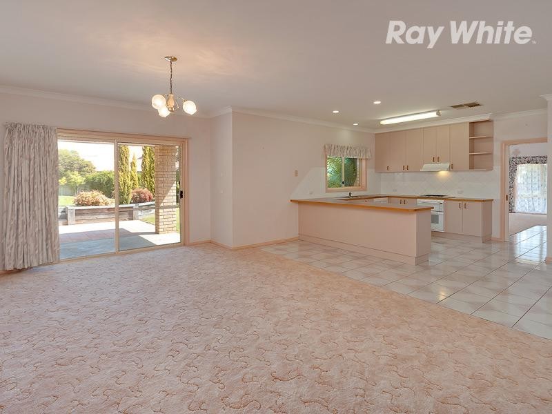 14 Chelsea Court, West Albury NSW 2640