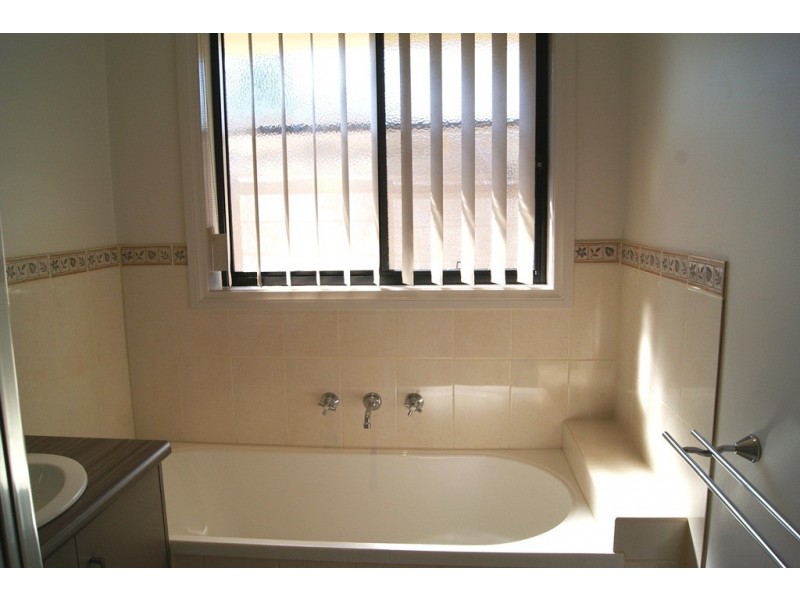 23 Dillagar Place, Springdale Heights NSW 2641