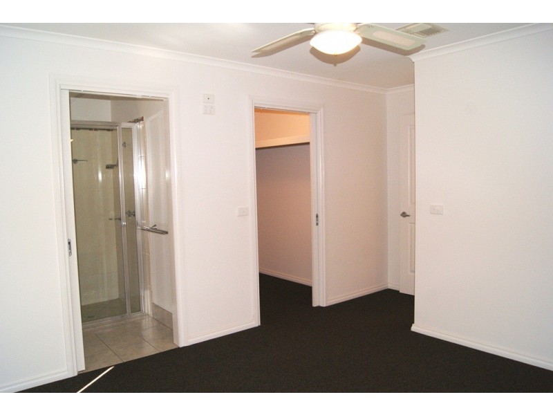 23 Dillagar Place, Springdale Heights NSW 2641