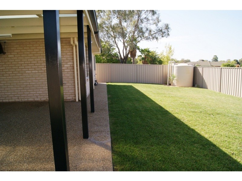 23 Dillagar Place, Springdale Heights NSW 2641