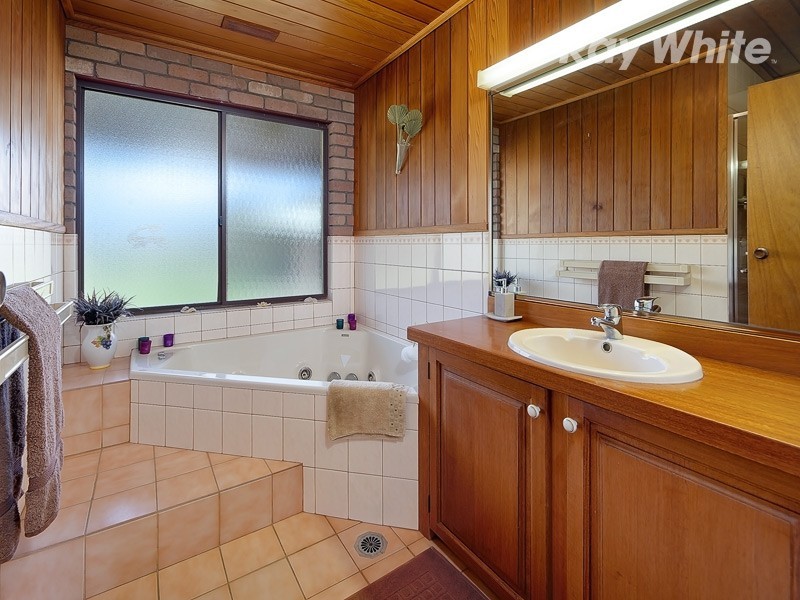 28 Clarke Street West, Howlong NSW 2643