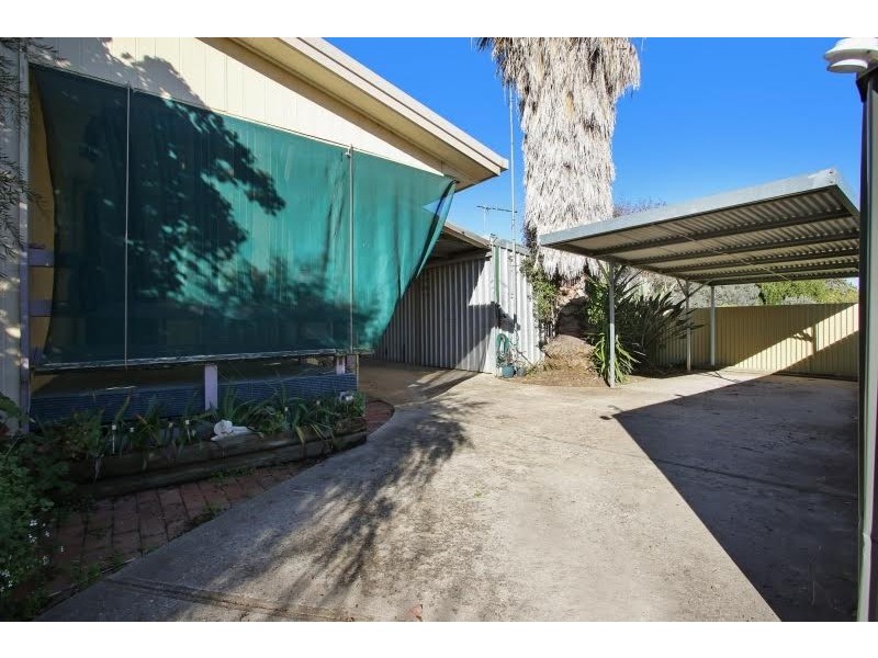 2/486 McKenzie Street, Lavington NSW 2641