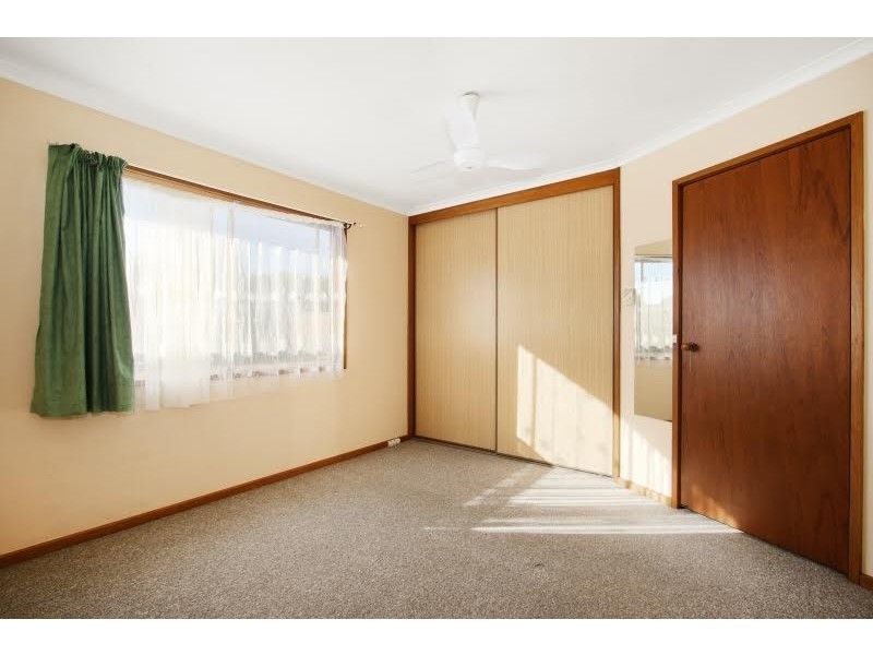 2/486 McKenzie Street, Lavington NSW 2641