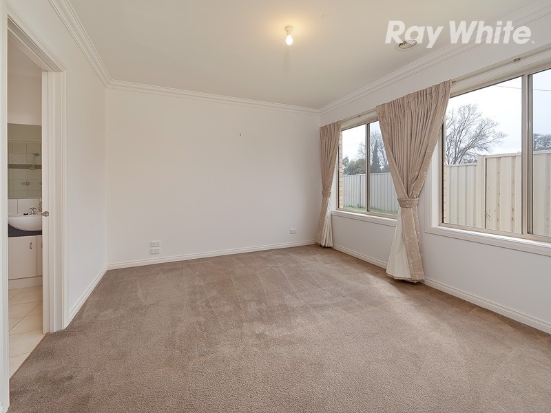 2/103 Pearce Street, Howlong NSW 2643