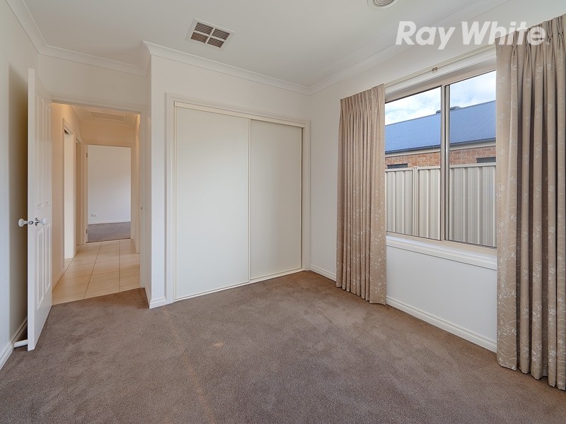2/103 Pearce Street, Howlong NSW 2643