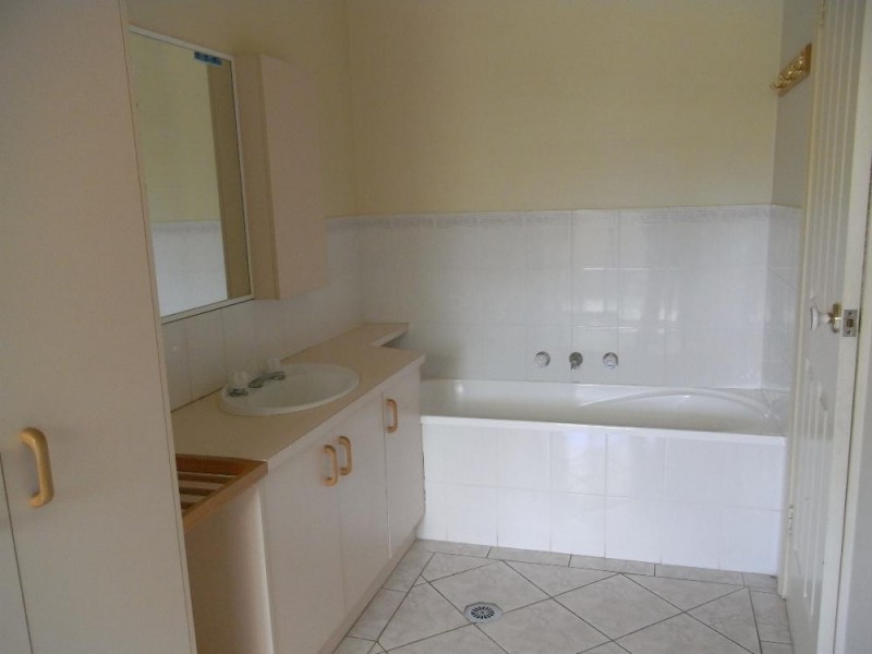 8/14 Tristan Court, Lavington NSW 2641