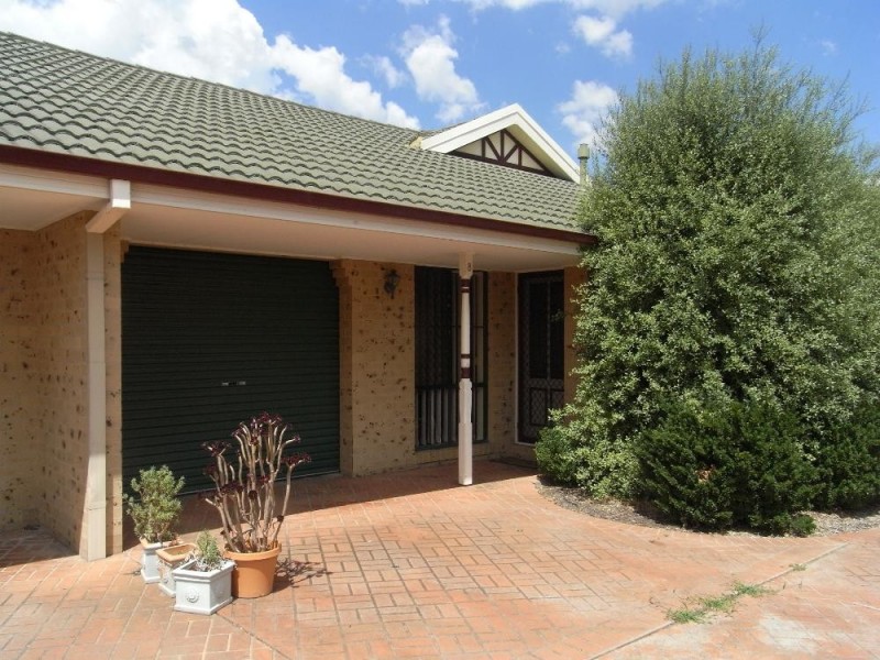 8/14 Tristan Court, Lavington NSW 2641
