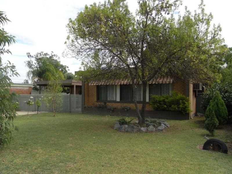 405 Dale Cres, Lavington NSW 2641