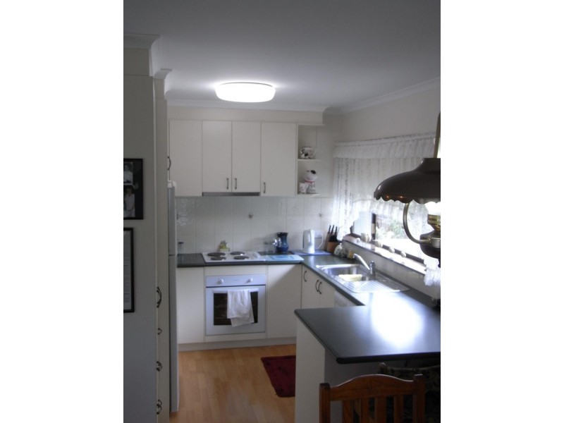 405 Dale Cres, Lavington NSW 2641