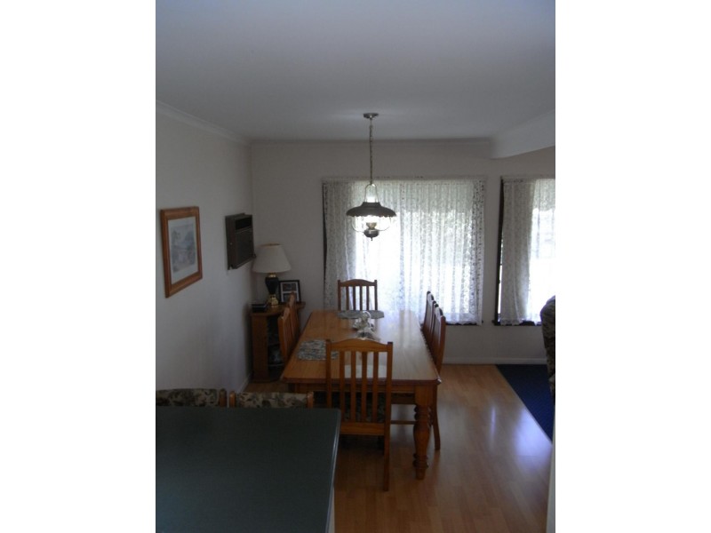 405 Dale Cres, Lavington NSW 2641