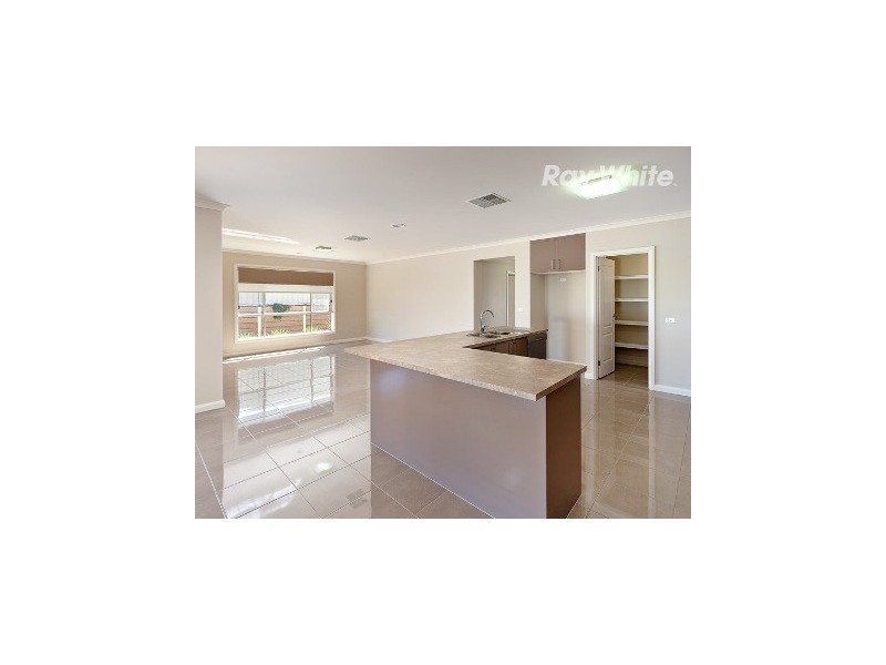 2 Ferrier Court, Thurgoona NSW 2640