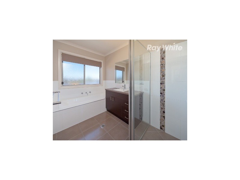 2 Ferrier Court, Thurgoona NSW 2640