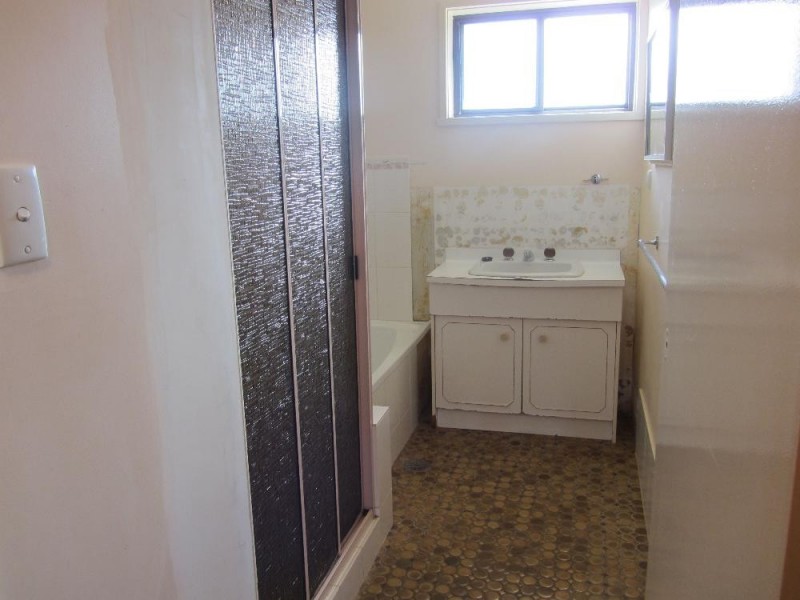 9 Renwick Court, Lavington NSW 2641