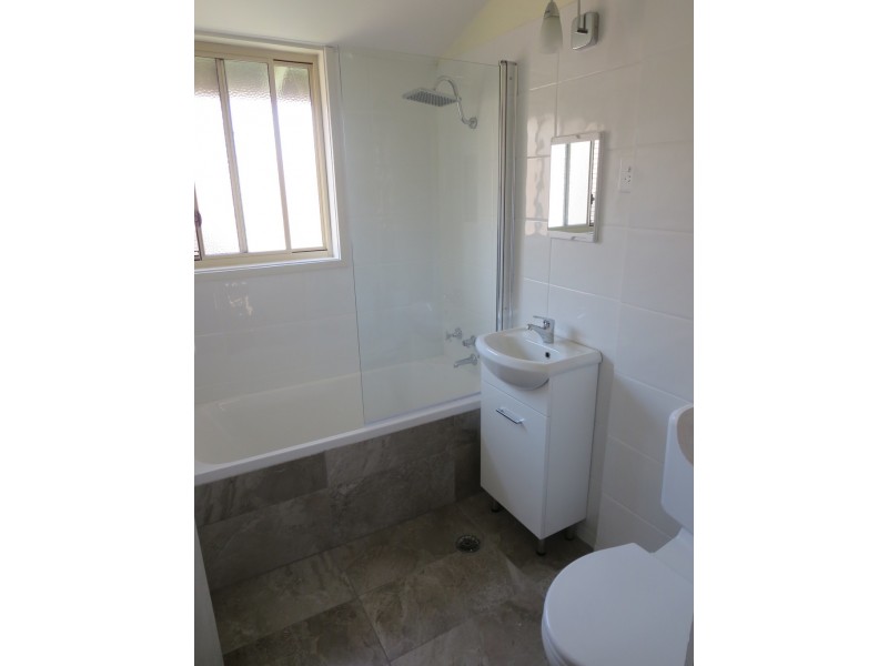 13/409 McDonald Road, Lavington NSW 2641